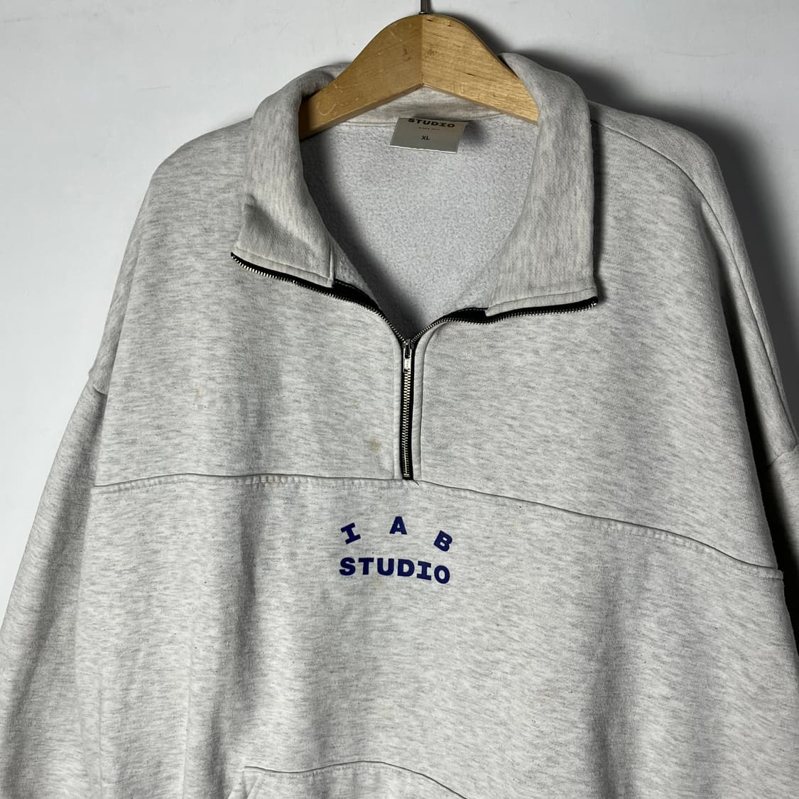 [IAB STUDIO] 아이앱스튜디오 하프집업 맨투맨 상품이미지3