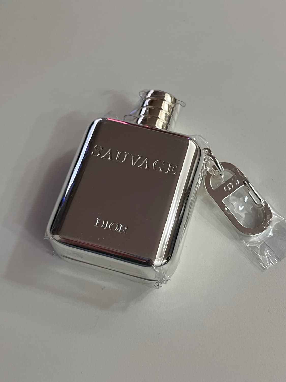 디올 소바쥬 향수 플라스크 상품이미지1