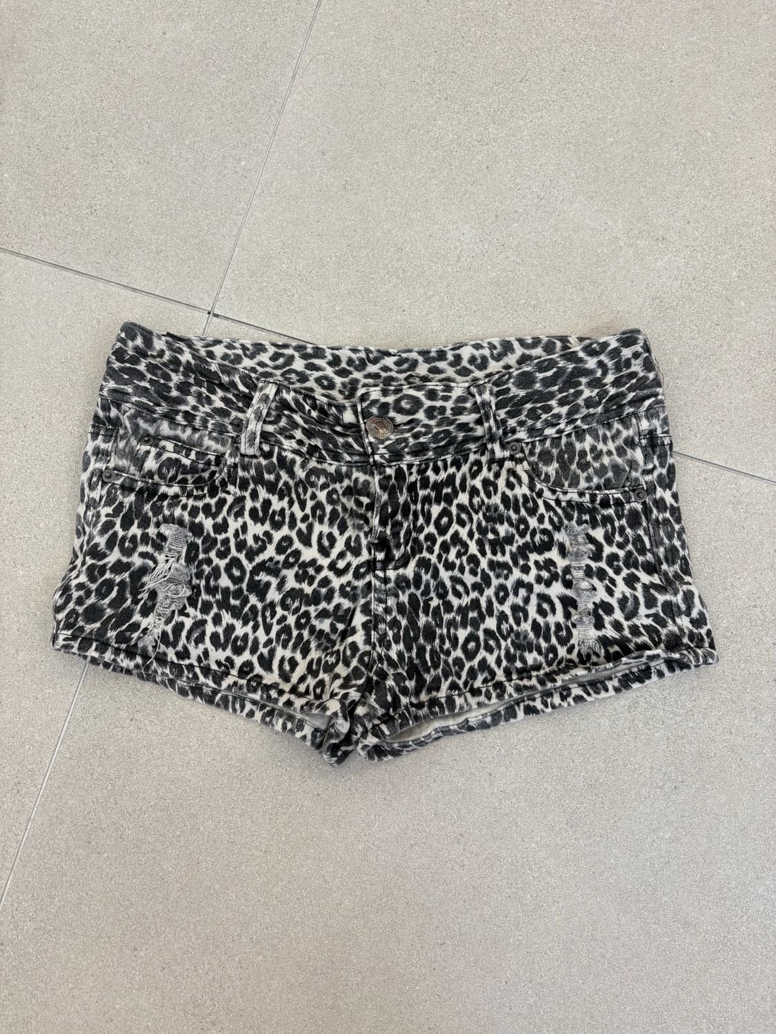 블랙 레오파드 숏 팬츠 상품이미지1