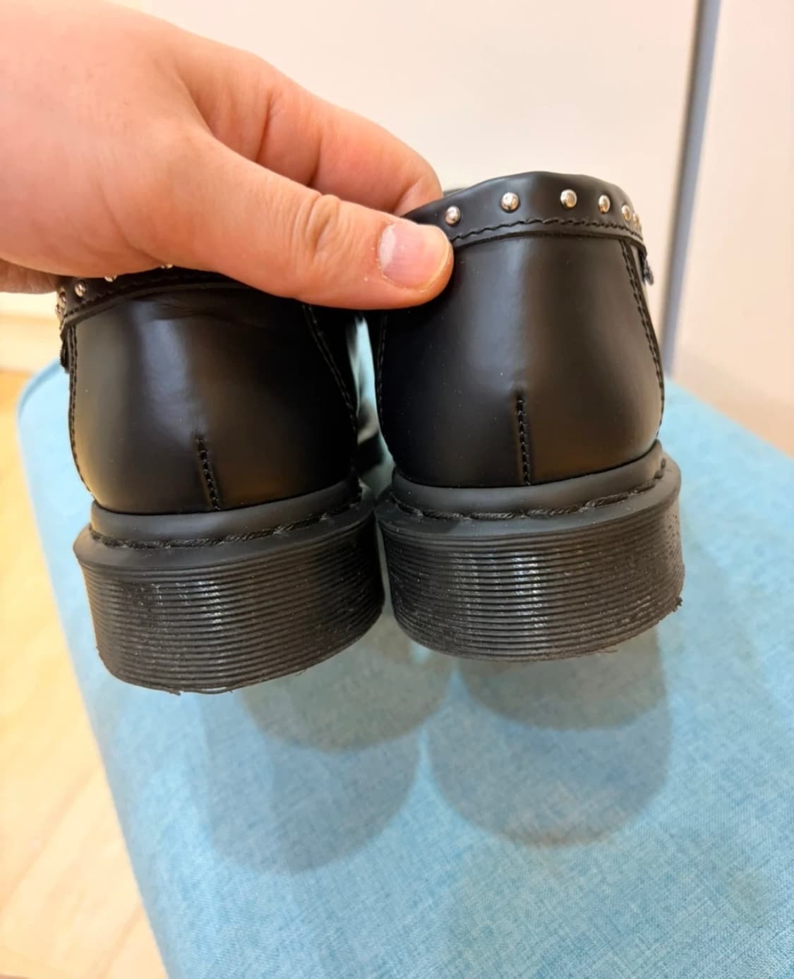 닥터마틴 슈프림 스터드 팬톤 로퍼 270 상품이미지4