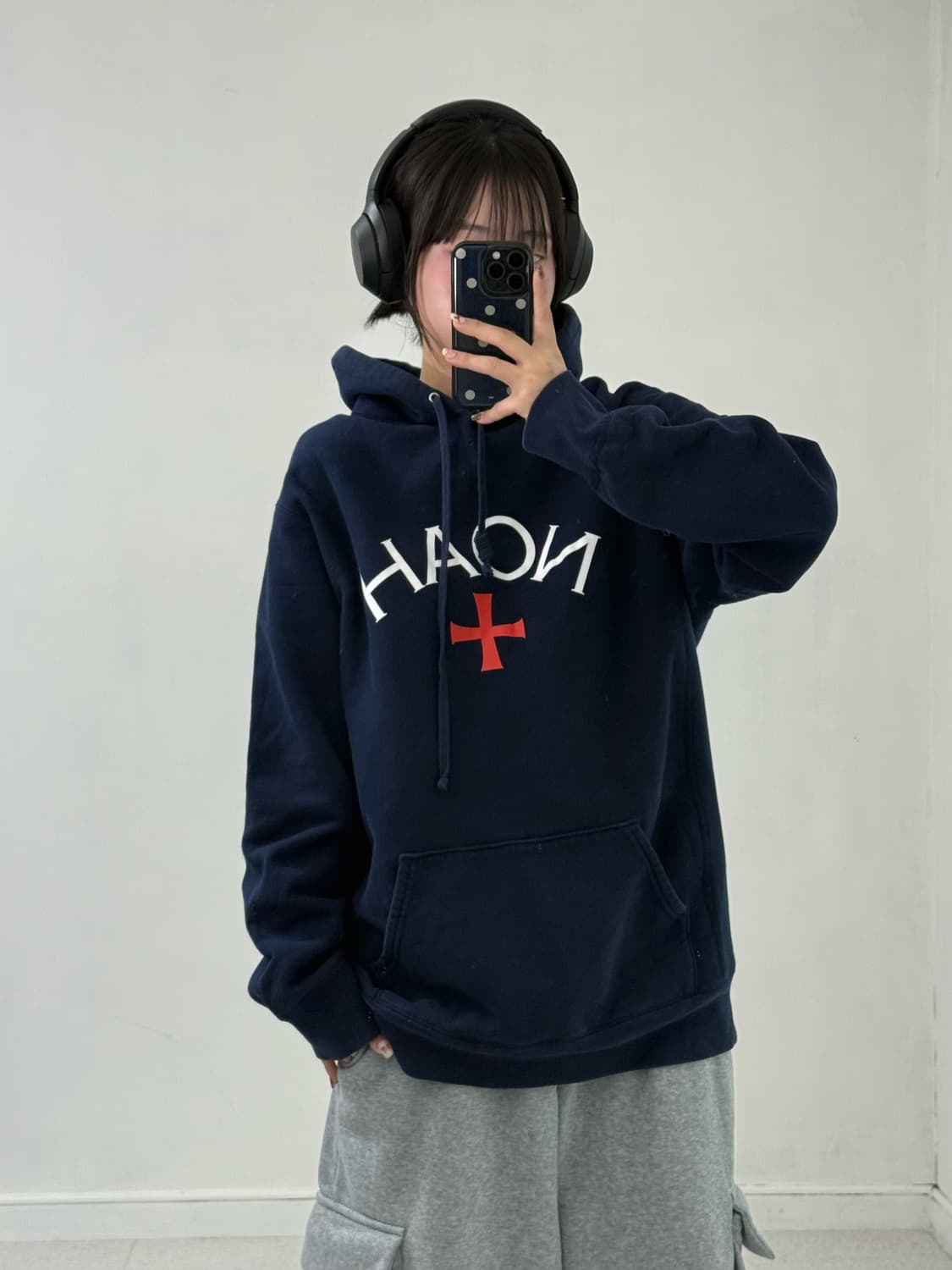 노아 네이비 후드티 상품이미지3