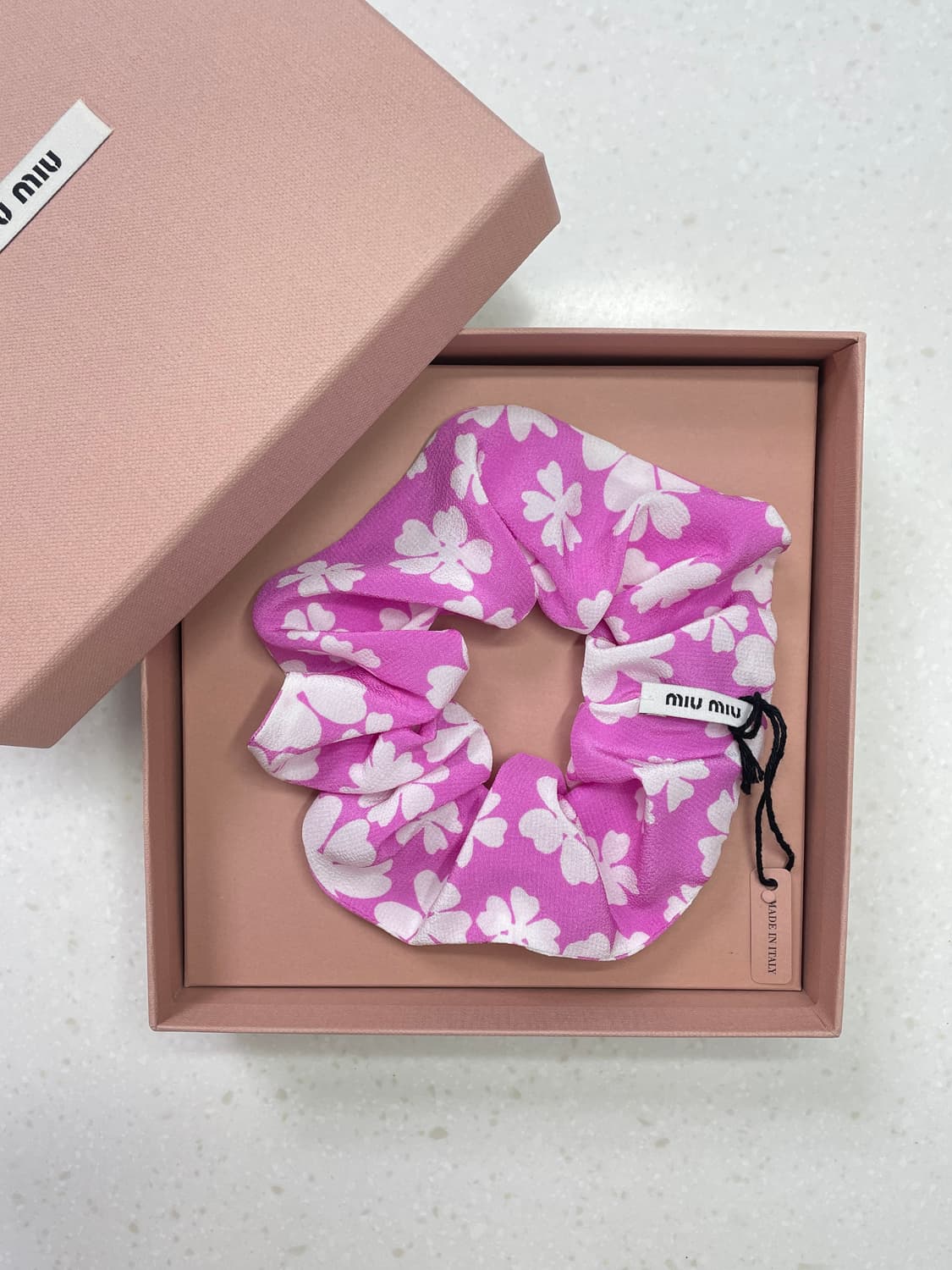 새상품 미우미우 헤어밴드 스크런치 스카프 곱창 핑크 컬러 상품이미지5