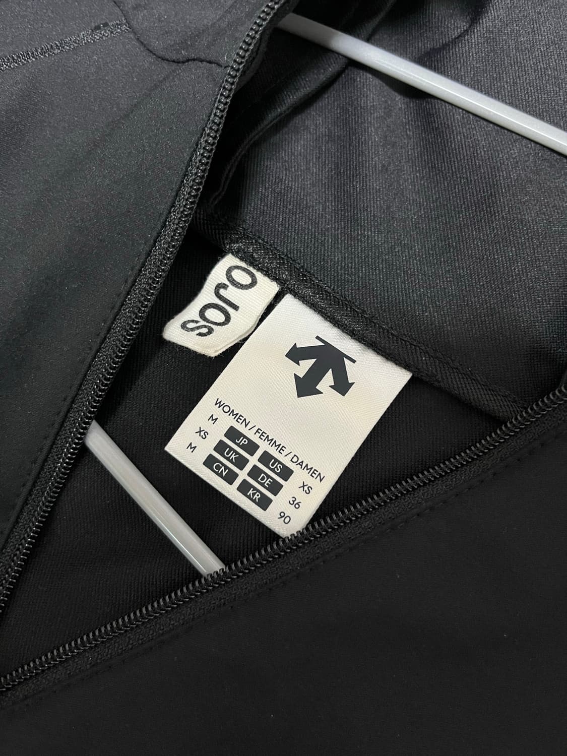 오호스 X 데상트 2-way 후드 볼레로 블랙 상품이미지3