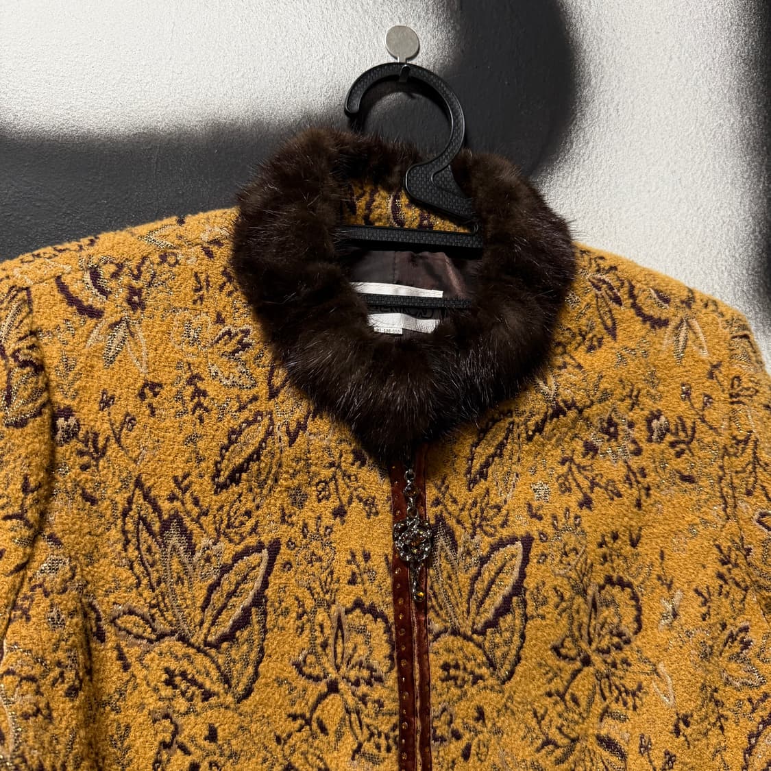 Silk Road 실크로드 밍크 퍼 트리밍 오리엔탈 브라운 자켓 상품이미지3