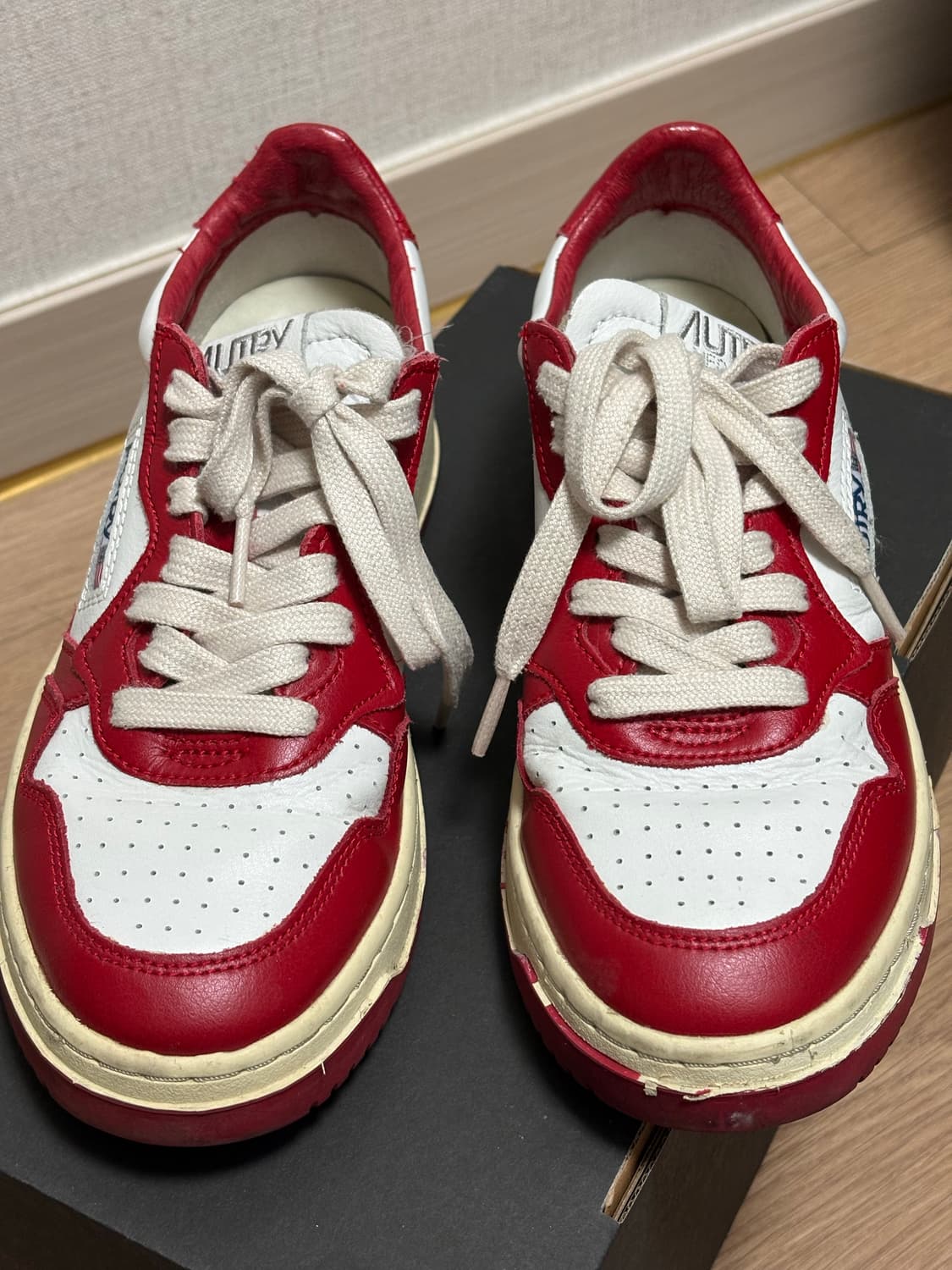 (38)오트리 메달리스트 로우 레더 스니커즈 레드 화이트 상품이미지2