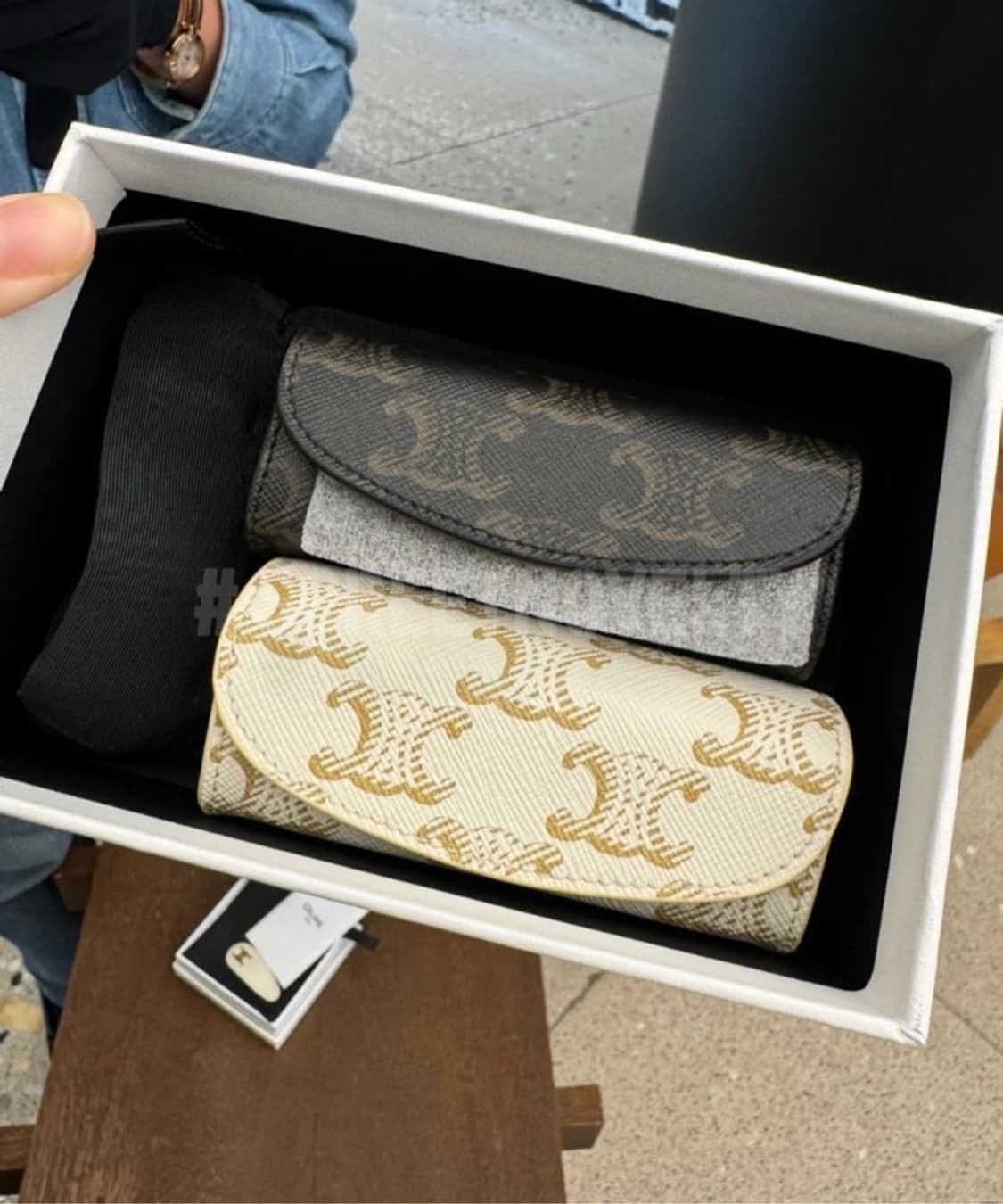 셀린느 트리옹페 쥬얼리 케이스 브라운 상품이미지2