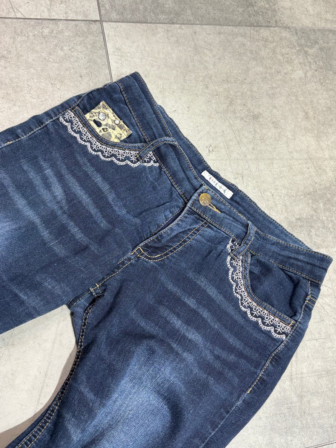 엑시즈팜 빈티지 레이스 디테일 데님팬츠 상품이미지5