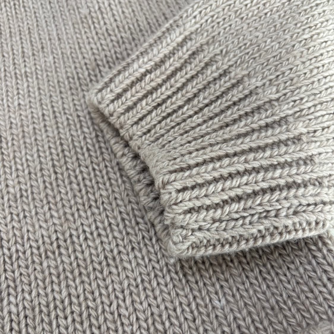 오픈와이와이 베이지 니트 스웨터 (상태 좋음) 상품이미지4