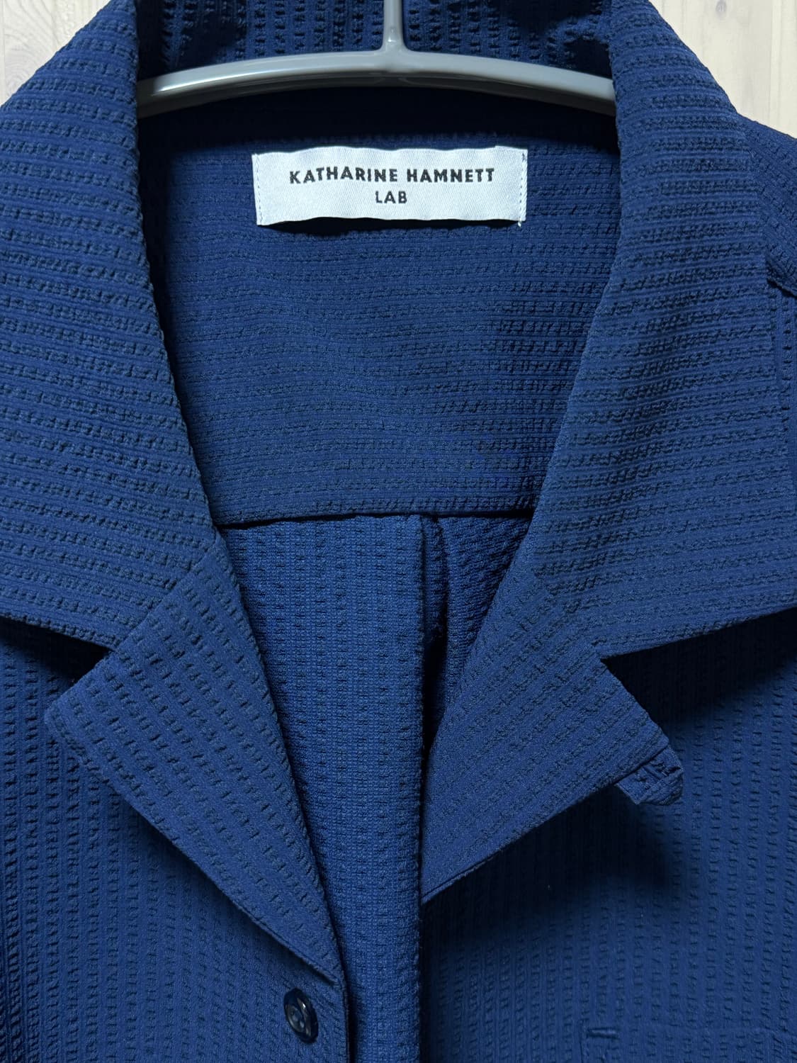 캐서린 햄넷 린넨 네이비 반팔셔츠  상품이미지2