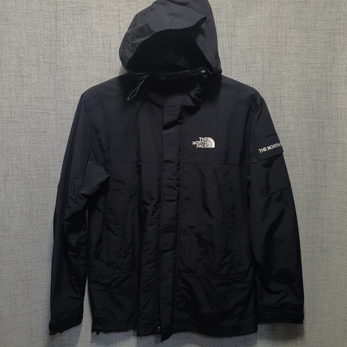노스페이스 고프코어 블랙 바람막이 후드 자켓  상품이미지1