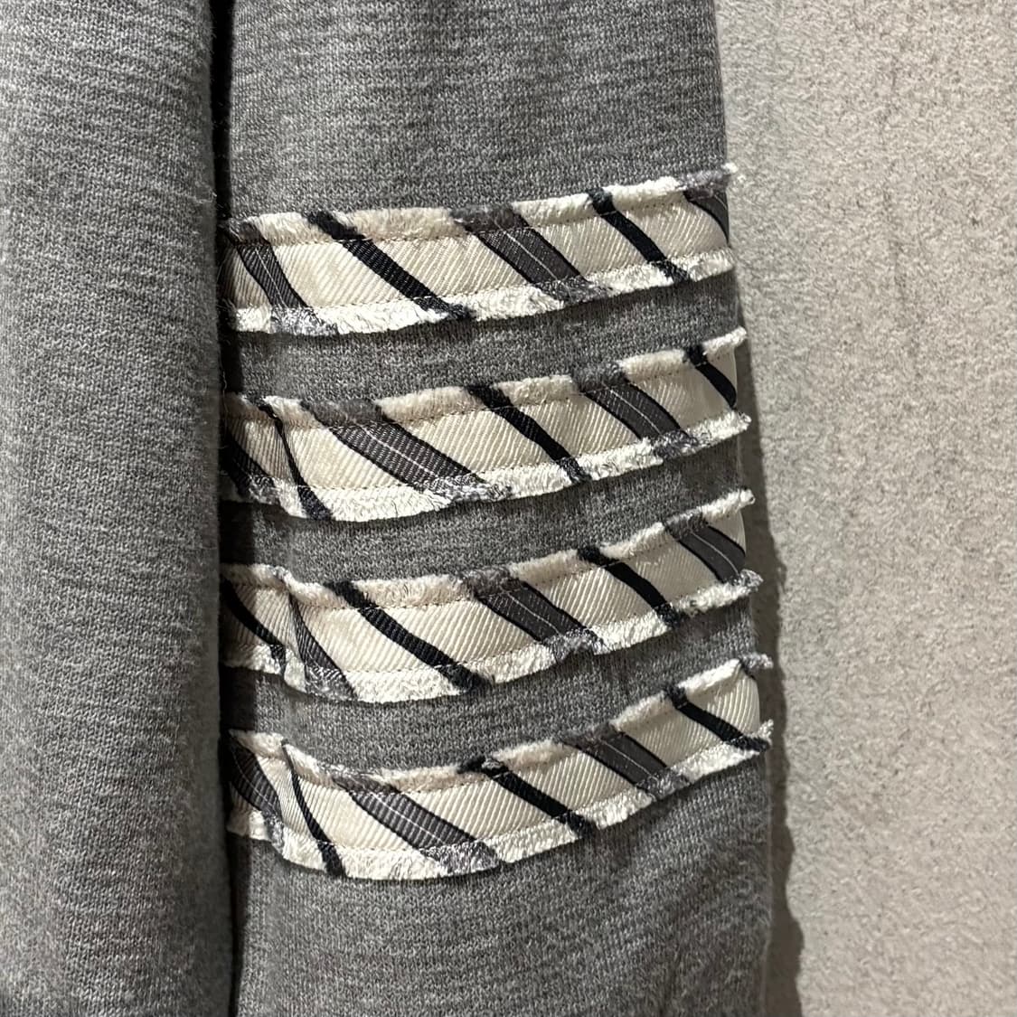 (2)톰브라운 사선완장 밀라노 스티치 시어서커 가디건 상품이미지2