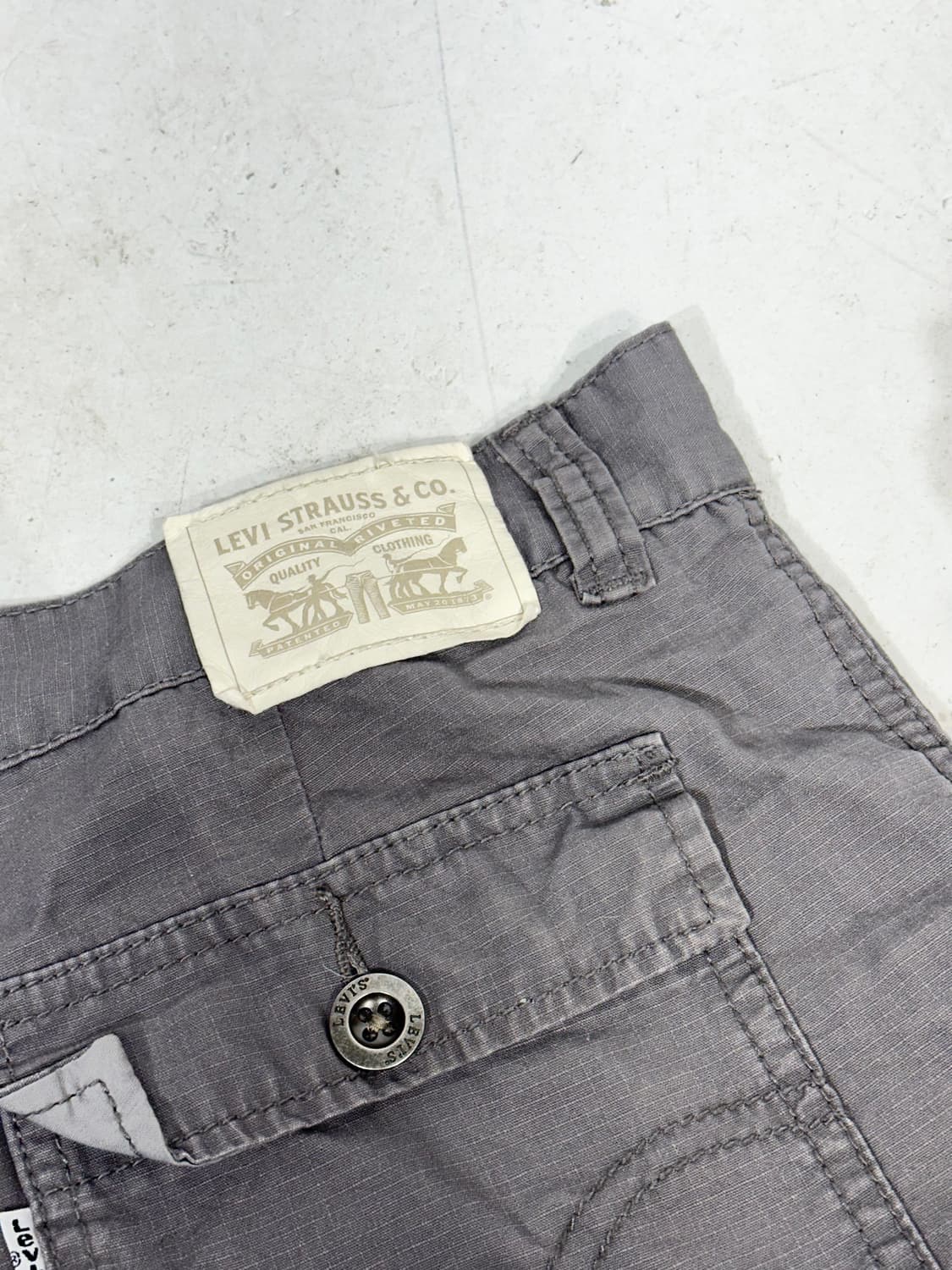 리바이스 워싱 그레이 버뮤다 반바지 카고 팬츠  상품이미지5