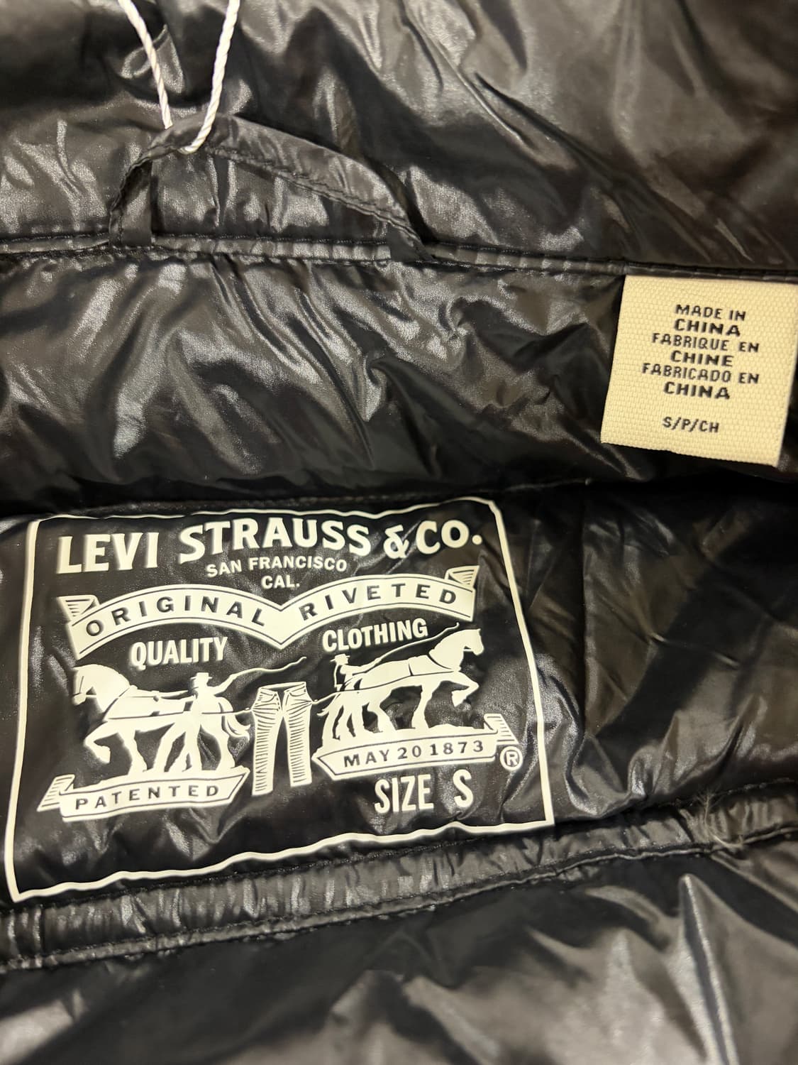 리바이스 글로시 구스 경량 패딩 상품이미지6