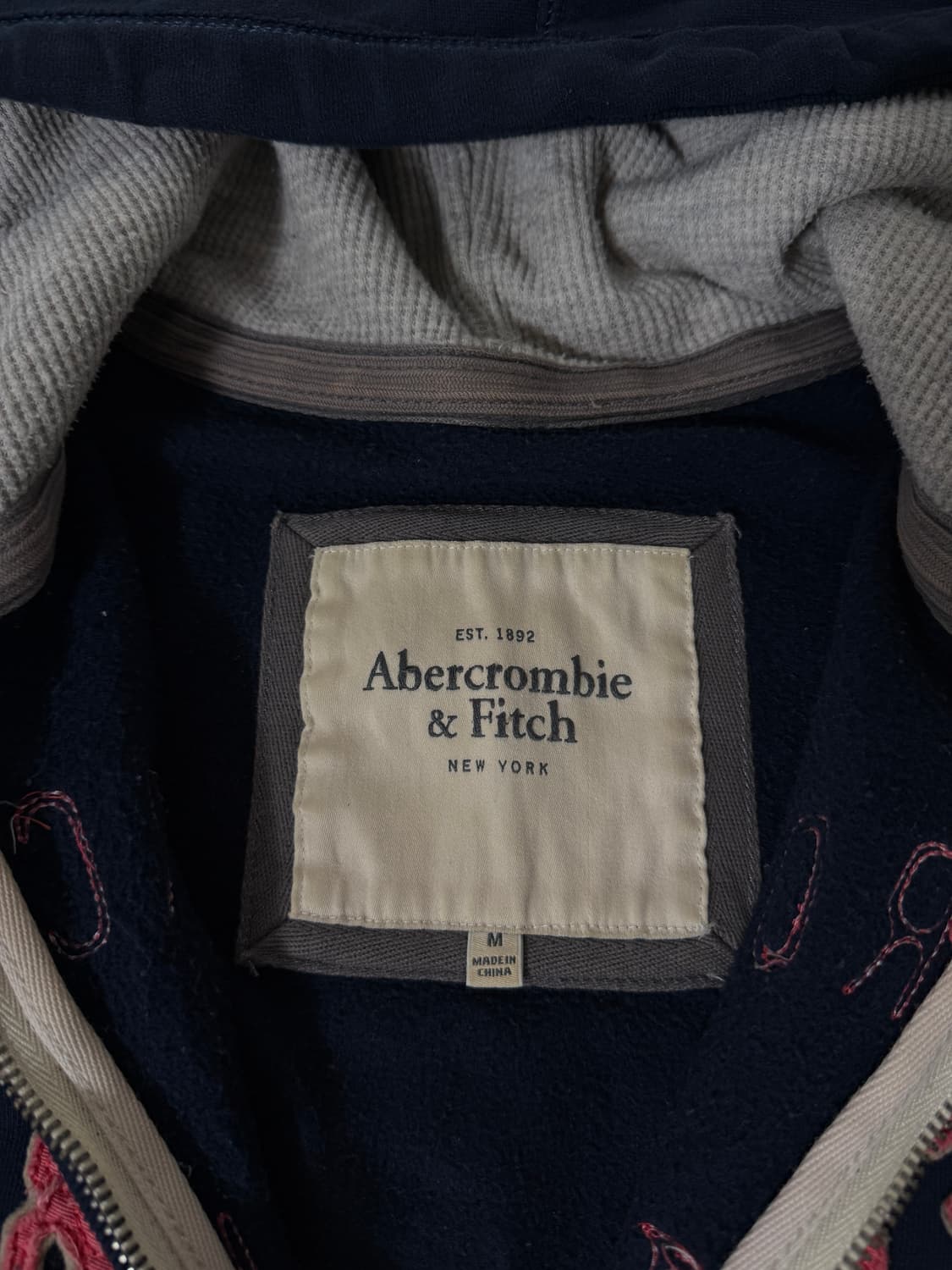 아베크롬비 00‘s 핑크 패치 로고 네이비 스웻 후드집업 상품이미지4