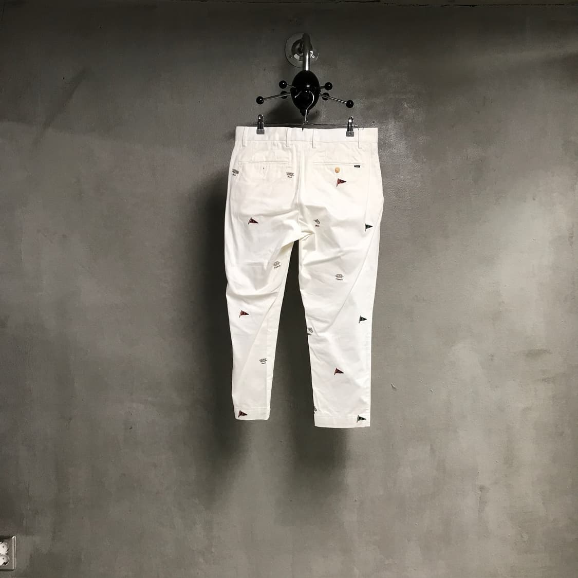 폴로 랄프로렌 화이트 멀티 자수 치노 팬츠 6(W) 상품이미지1