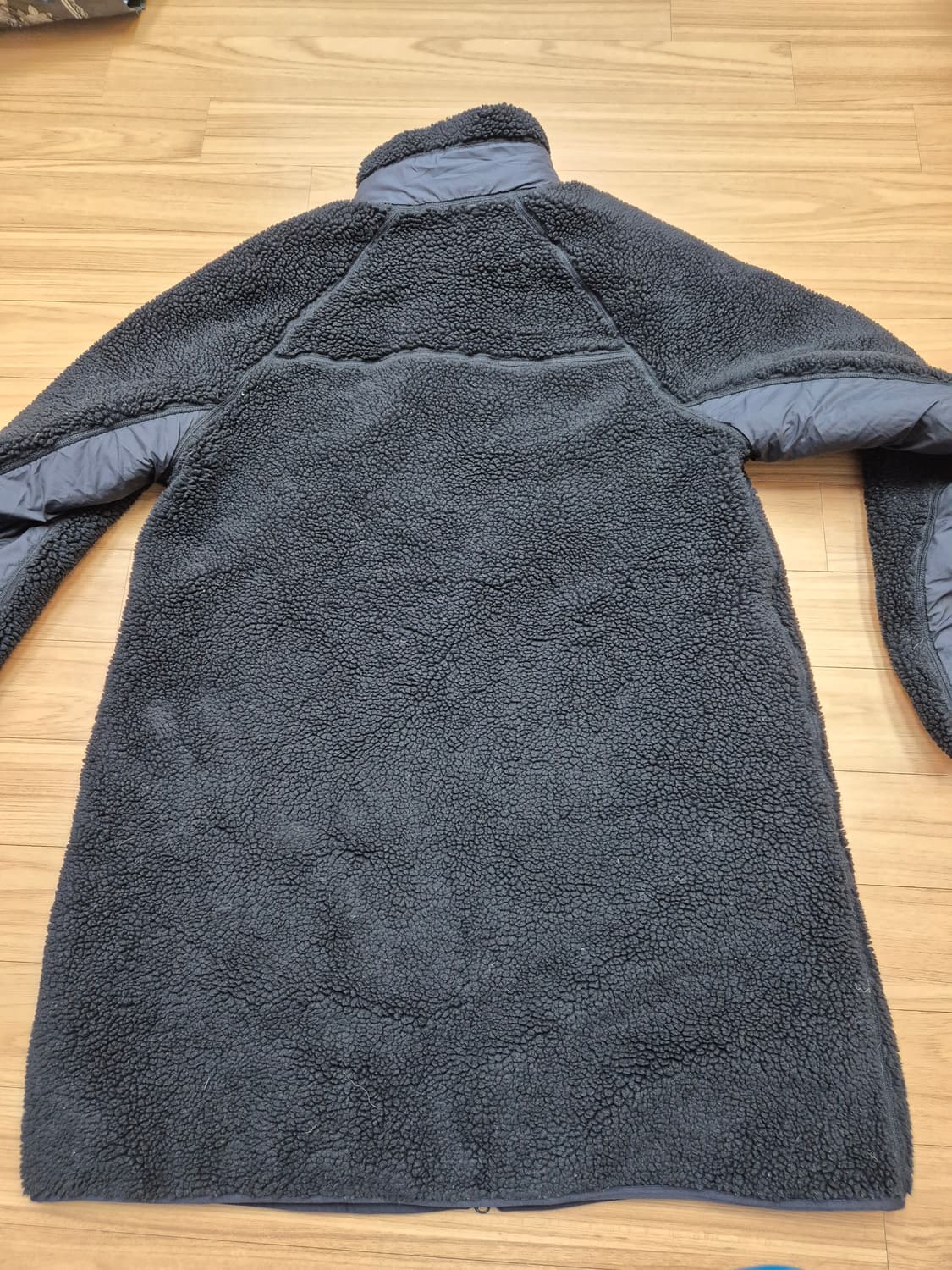 아디다스 양면 롱 코트 XL사이즈 판매합니다. 겉감은 블랙 색상이고, 안 상품이미지5