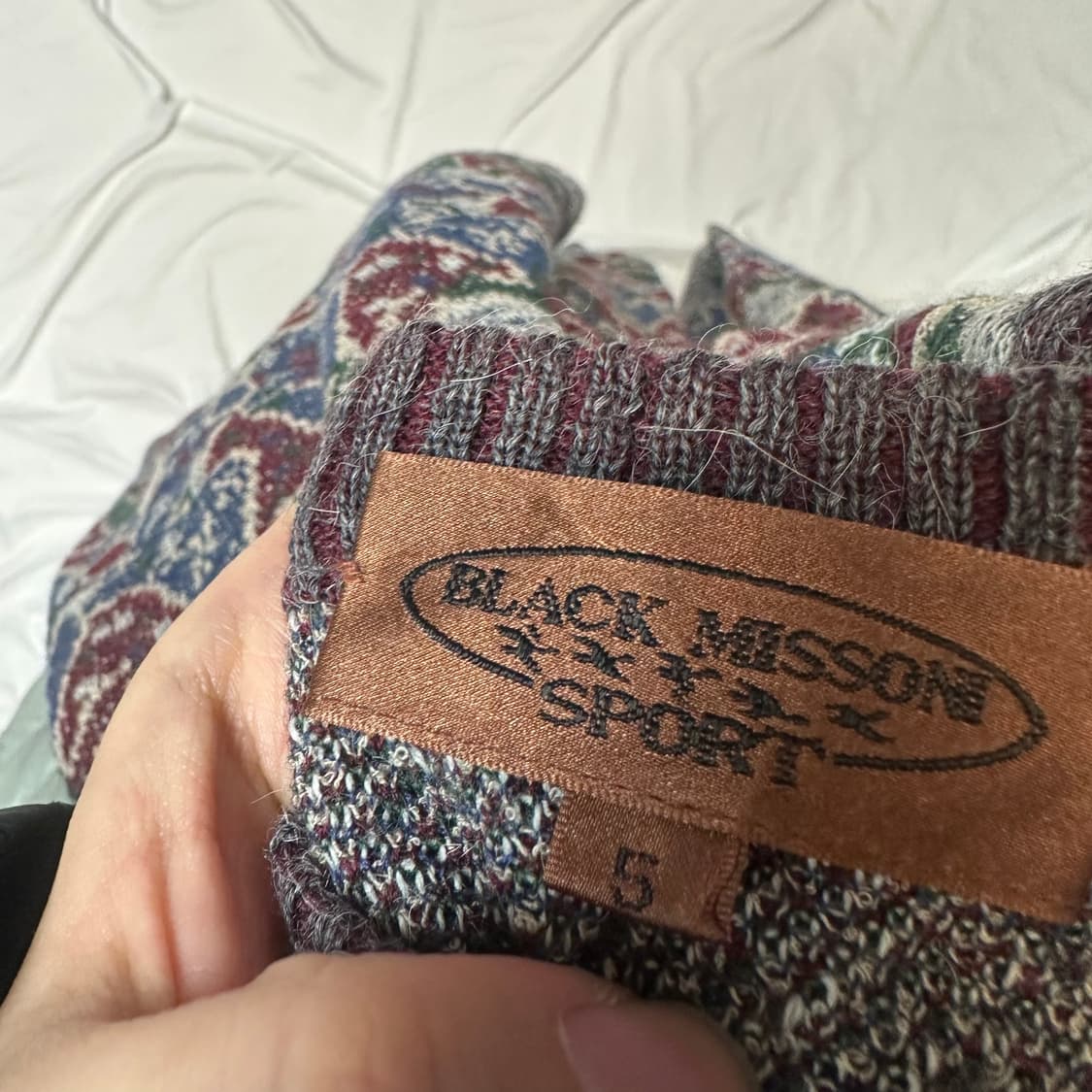 블랙미쏘니스포츠 휴먼패턴니트 105 상품이미지3