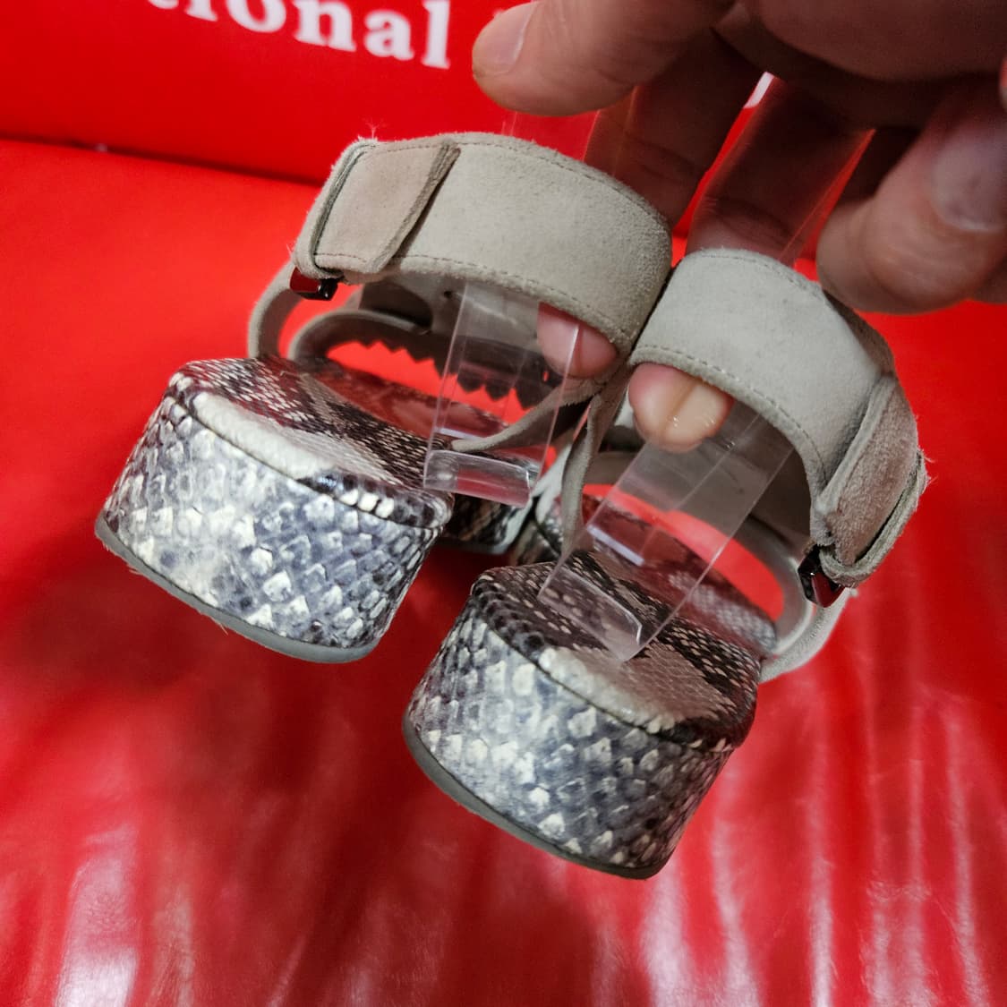 Kennel & Schmenger 파이톤 테슬 스웨이드 샌들 상품이미지5