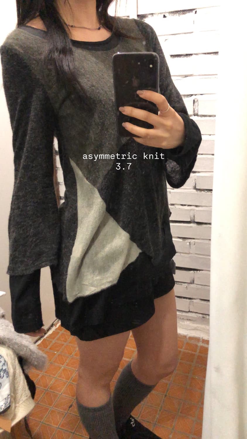 비대칭 패치 레이어드 니트 상품이미지1