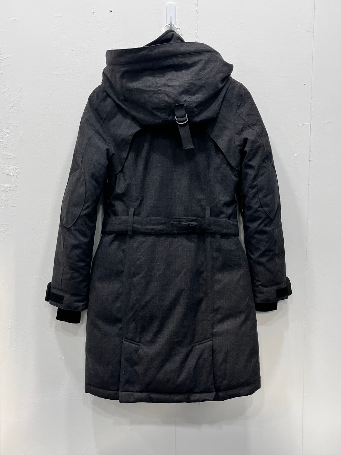 노비스 튤라 스틸그레이 다운 벨티드 패딩 xs 상품이미지3