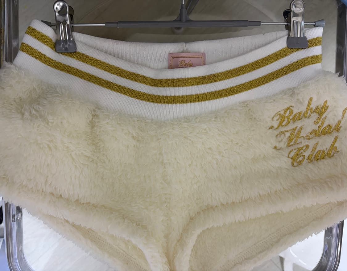 베이비메탈클럽 베메클 마시멜로우 퍼 쇼츠 반바지 아이보리 판매합니다 상품이미지2