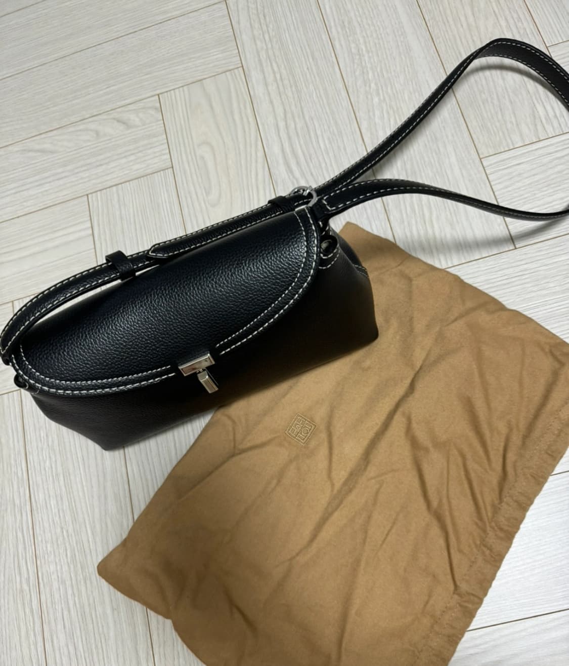 토템 티락클러치 상품이미지2
