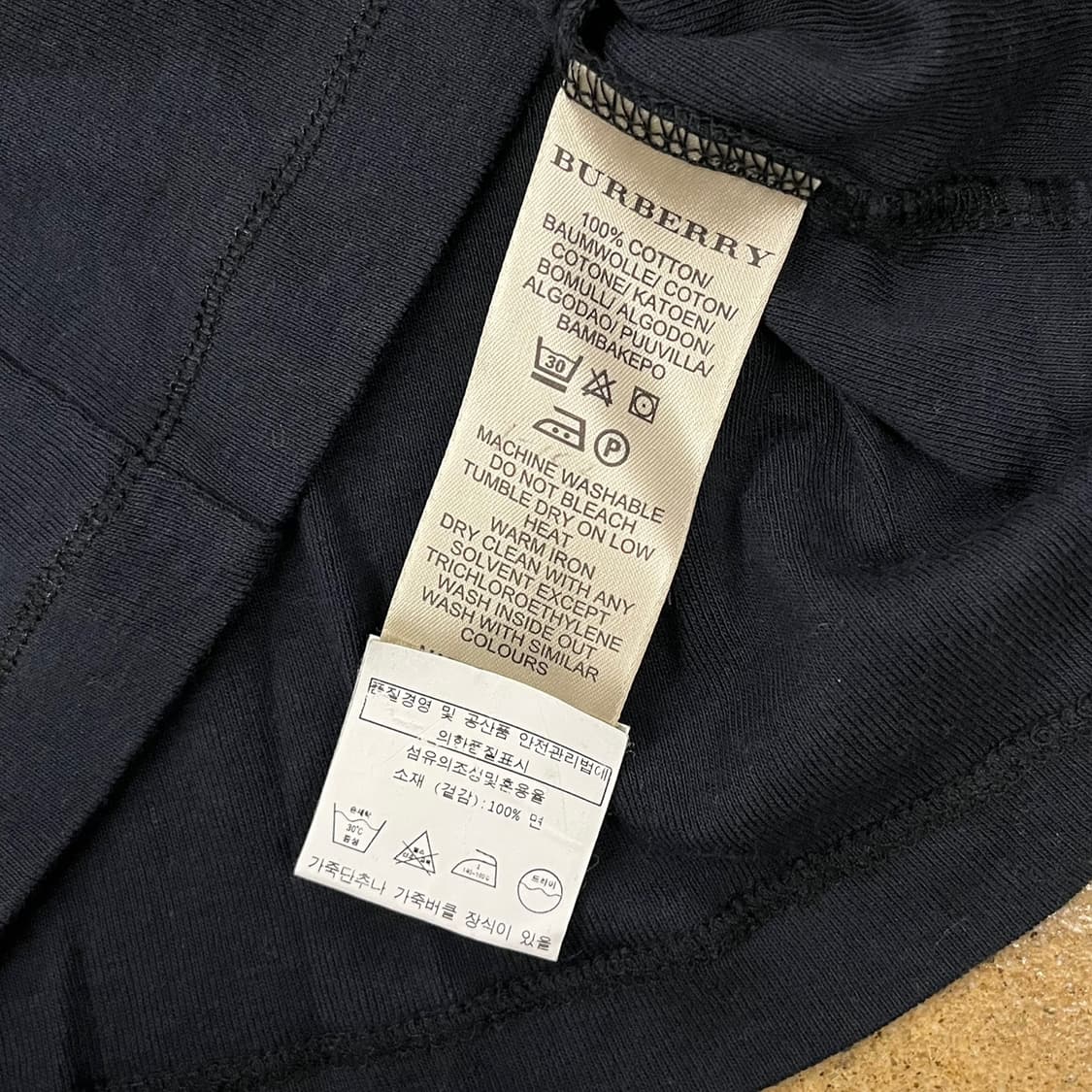버버리 블랙 긴팔티셔츠 상품이미지6