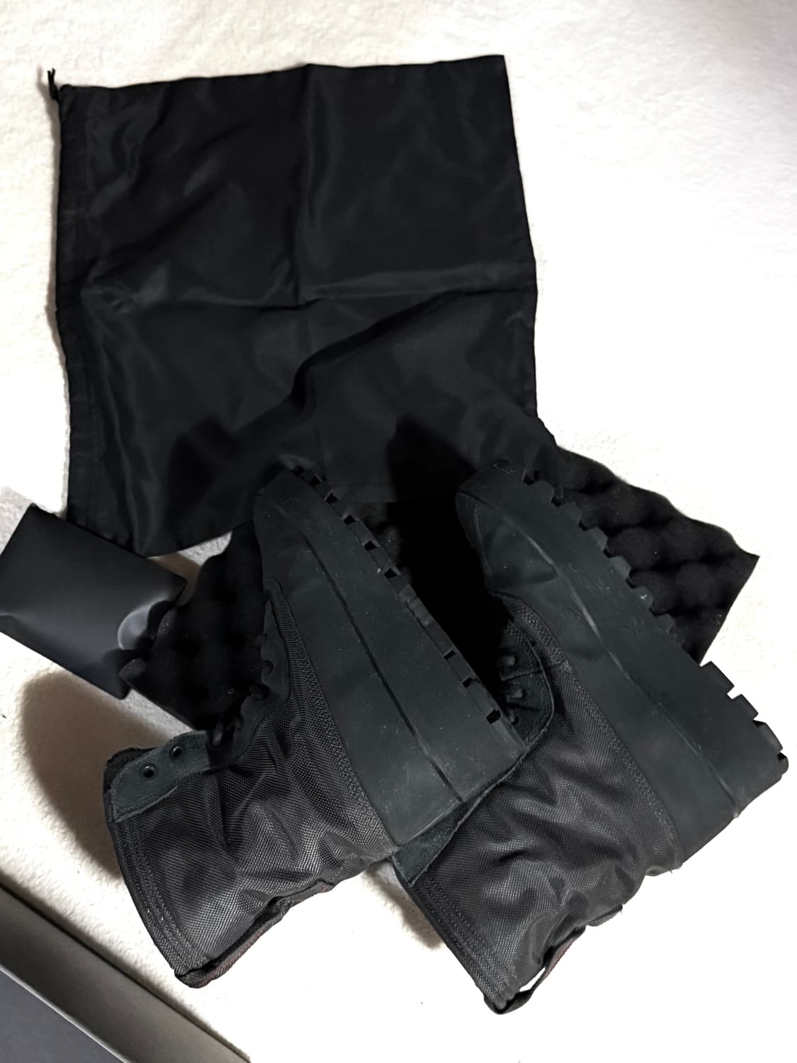 칸예 아디다스 이지 950 블랙 상품이미지2