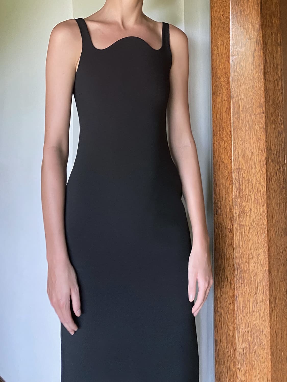 렉토 시그니처 커브드넥 슬리브리스 물결 드레스 원피스 상품이미지2