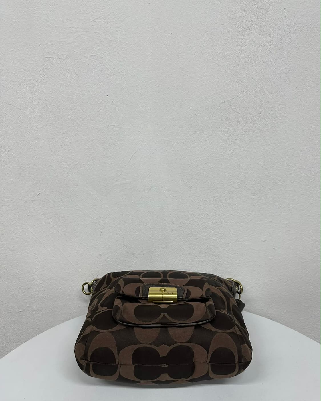 코치 시그니처 C 자가드 숄더백 상품이미지4