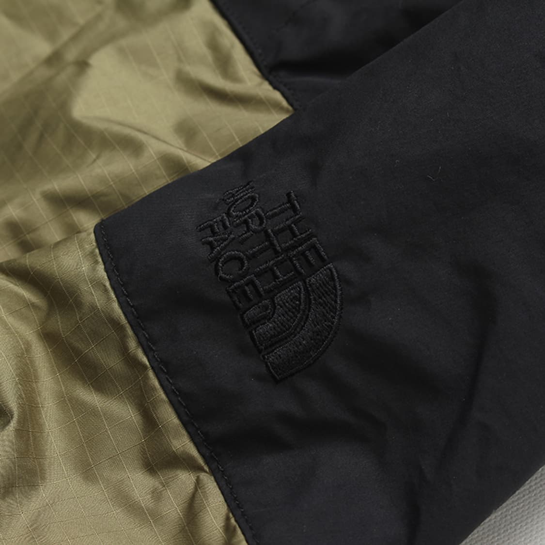  PURPLE LABEL "Khaki Wind Breaker" 상품이미지6