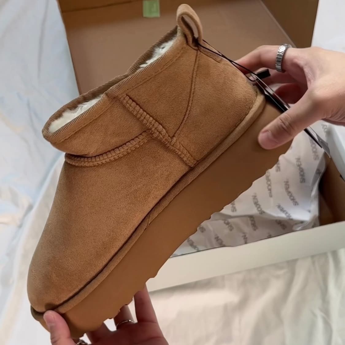 플리마켓🔥 슈펜 스웨이드 어그 숏 부츠 상품이미지1