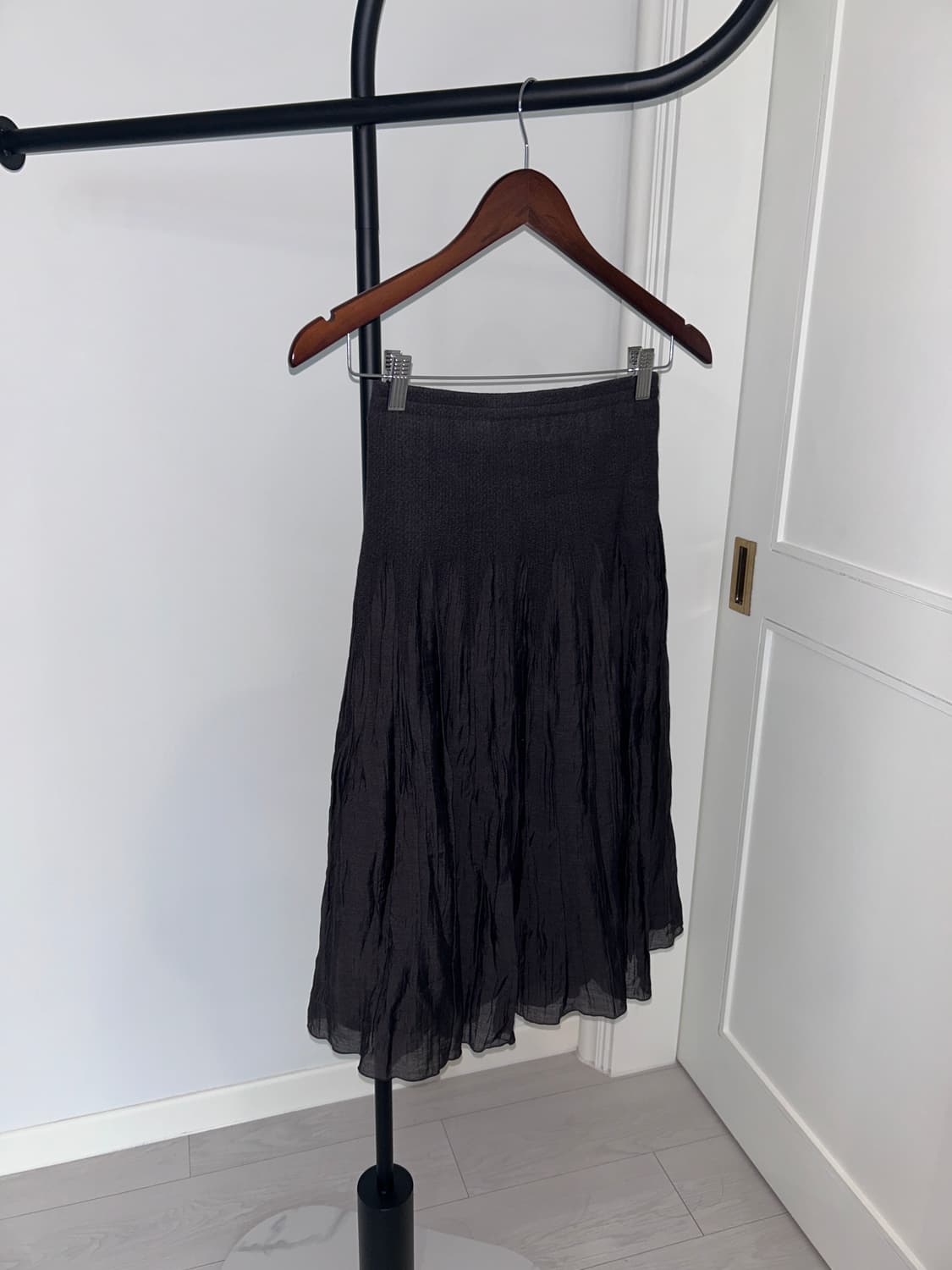 Noir Crinkled Midi Skirt / 빈티지 미디 스커트 상품이미지5