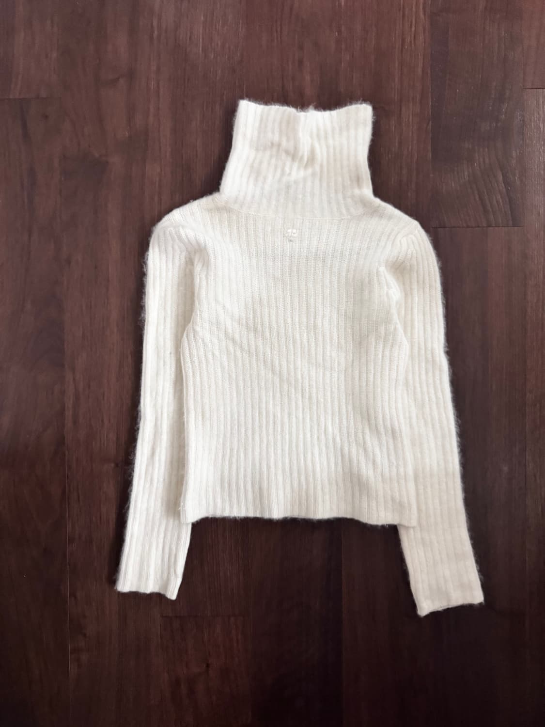 꾸레쥬 앙고라 터틀넥 니트 상품이미지1