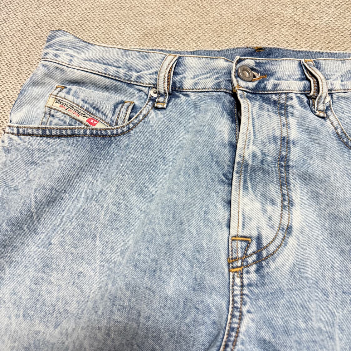 디젤(DIESEL) 워싱 데님 반바지 상품이미지2