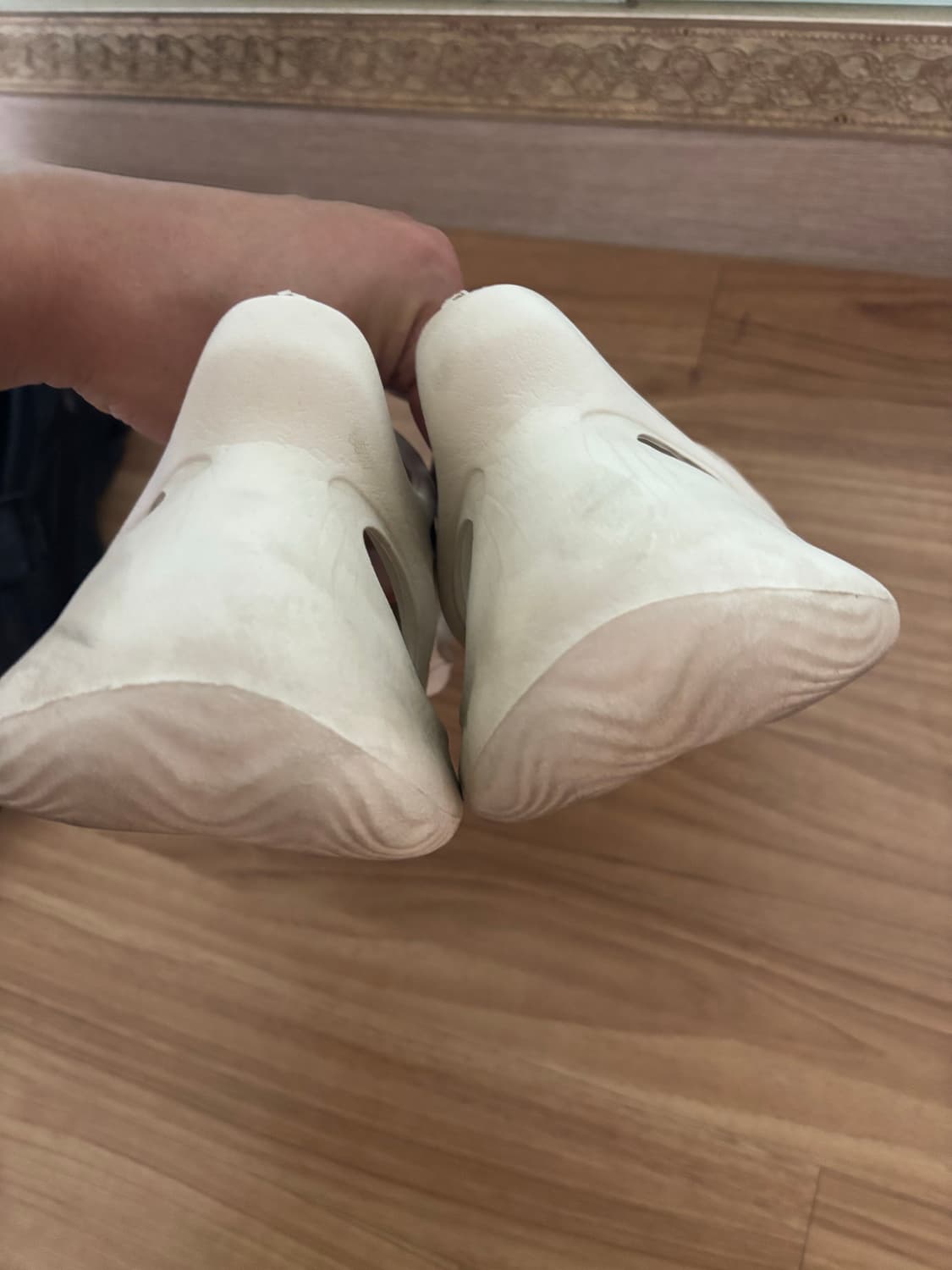 아디다스 이지 폼러너 아라랏 상품이미지3