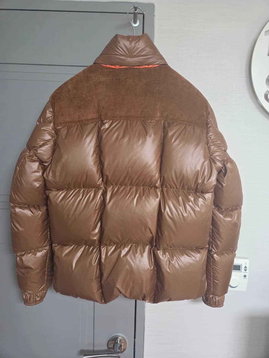 몽클레르 Ain 다운 자켓 상품이미지2
