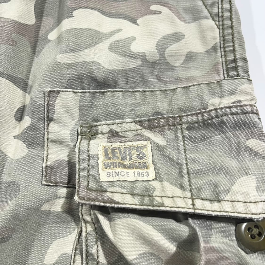 [LEVI'S] 리바이스 00s 카모플라쥬 카고 하프팬츠 상품이미지5