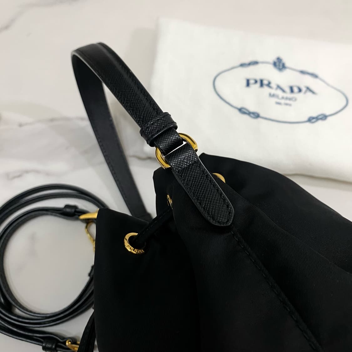 프라다 듀엣 리나일론 삼각로고 버킷백 1BH038 RV44 상품이미지4