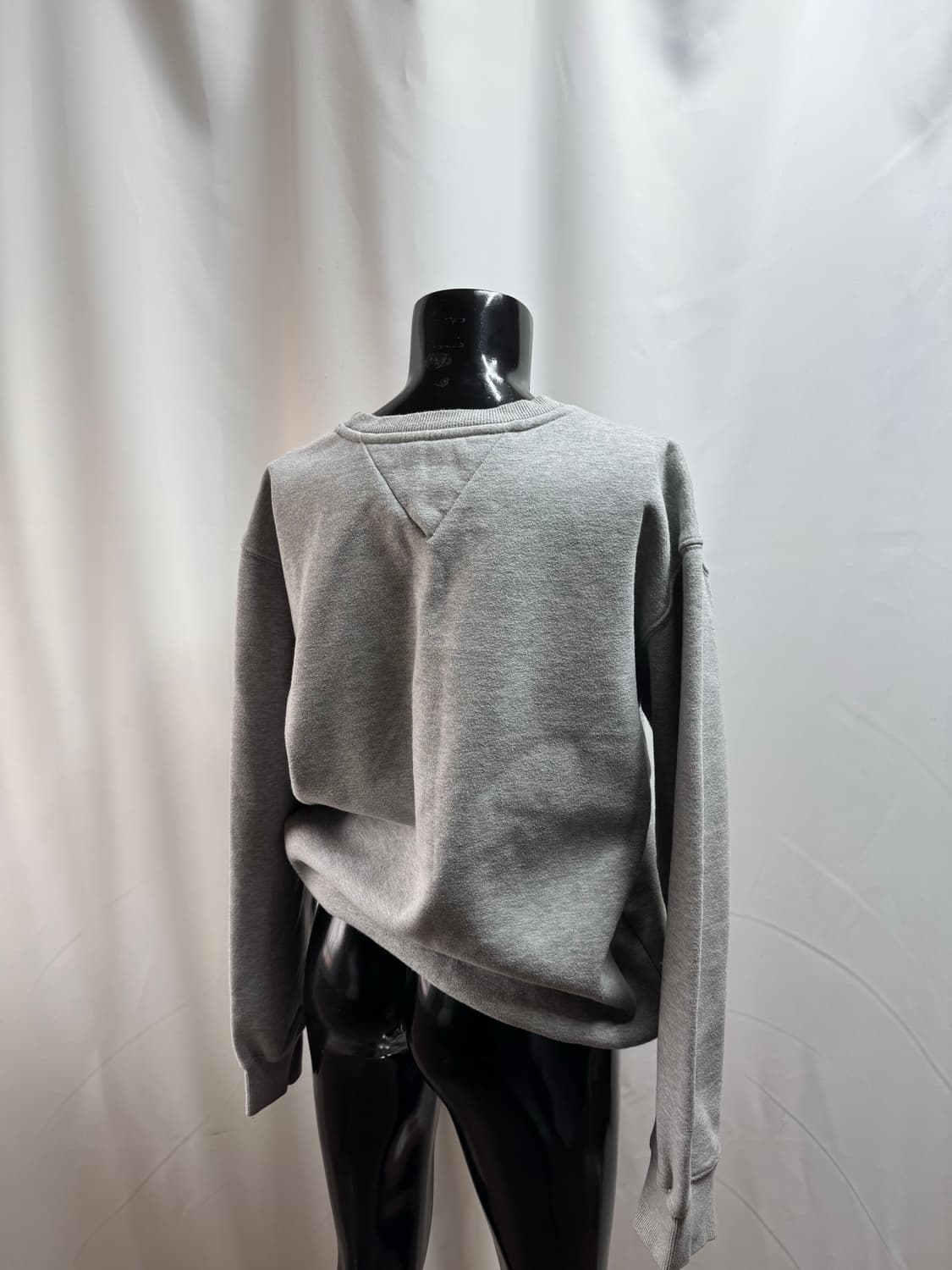 타미힐피거 라운드넥 맨투맨 상품이미지3