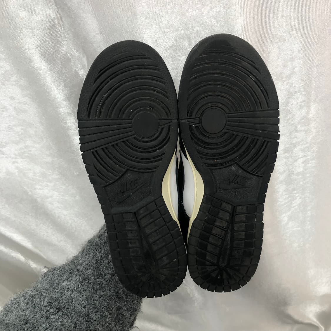 나이키 덩크로우 빈티지 블랙 앤 화이트 스니커즈 240사이즈  상품이미지10