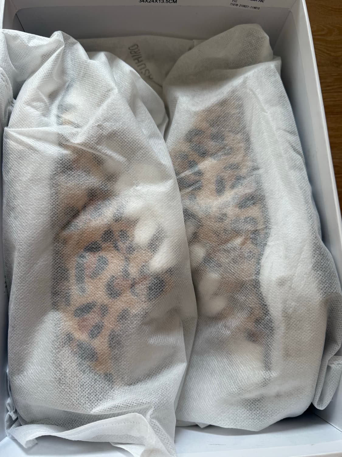 미하라 야스히로 피터슨 OG 솔 카프 헤어 로우탑 스니커즈 레오파드 상품이미지1