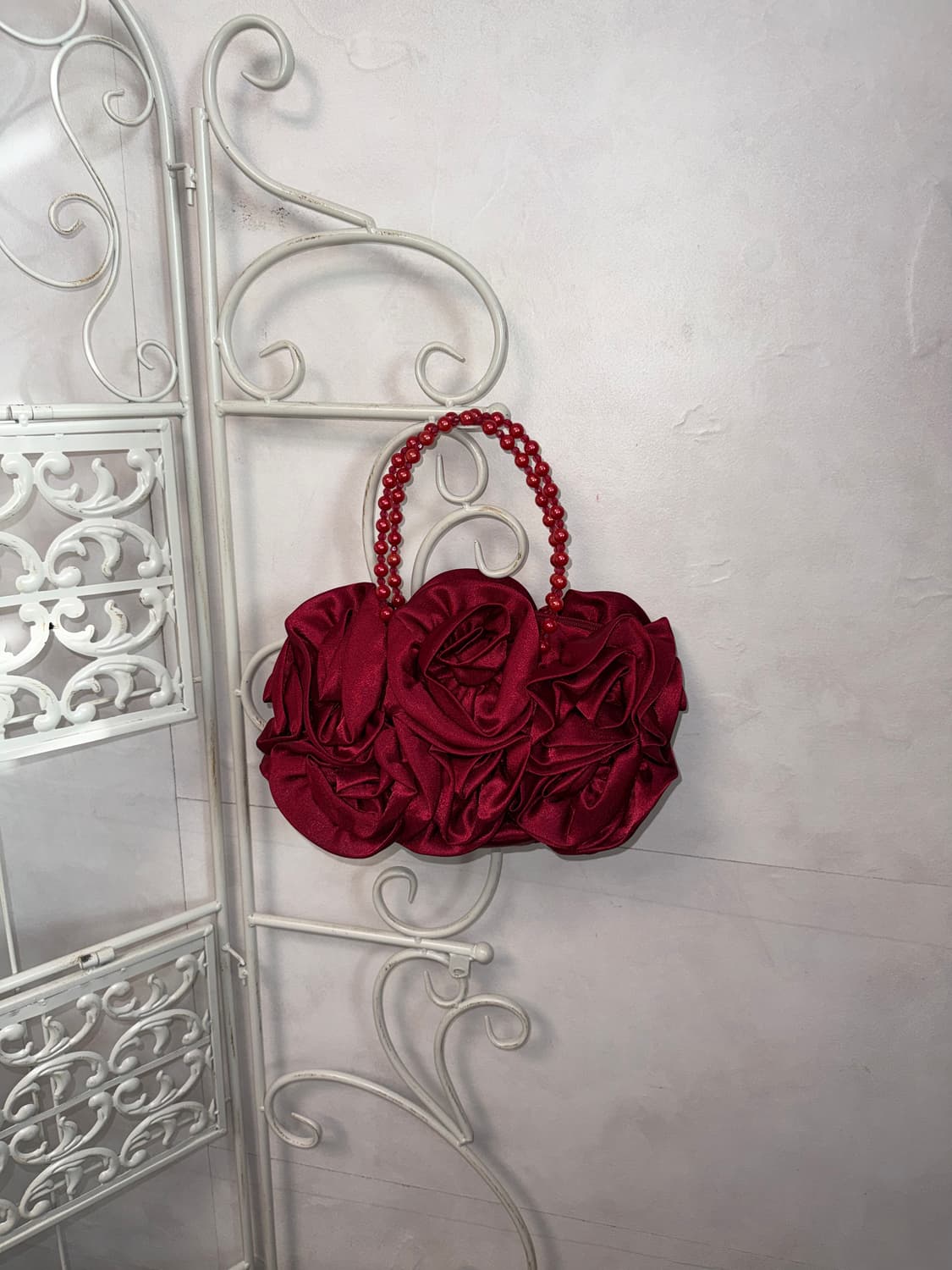 Burgundy satin rose pearl hand bag 상품이미지2