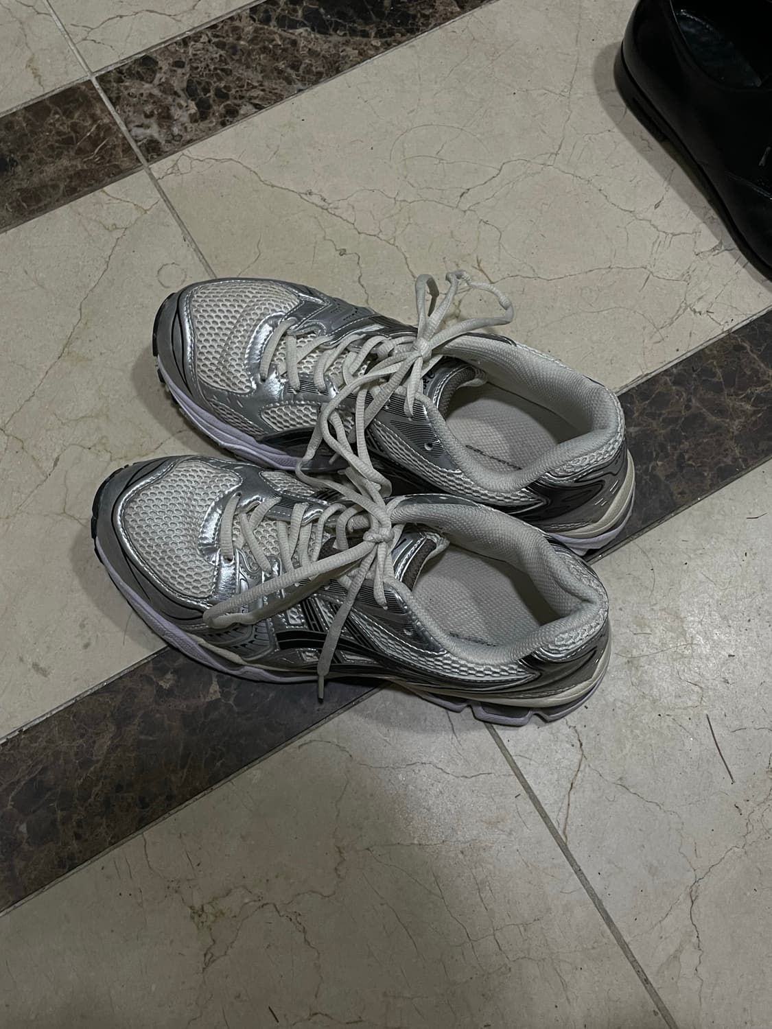 아식스 젤카야노 14 크림블랙 280 상품이미지1