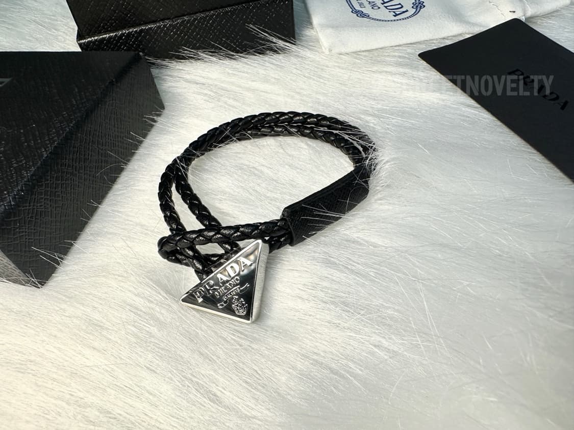 프라다 가죽 팔찌 블랙 풀박스 상품이미지9