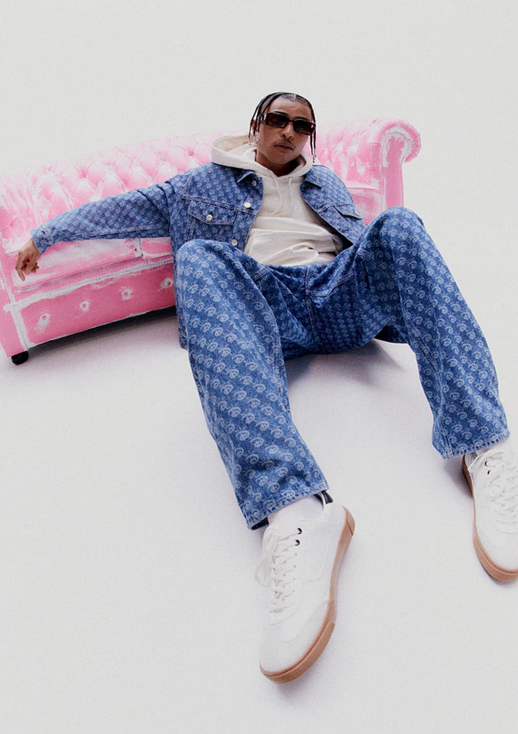 H&M x Disney 100th 모노그램 데님 팬츠 31/30 상품이미지3