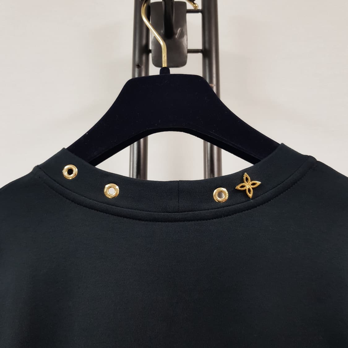루이비통 여성 사이드 스트랩 티셔츠 1A4PFC 상품이미지7
