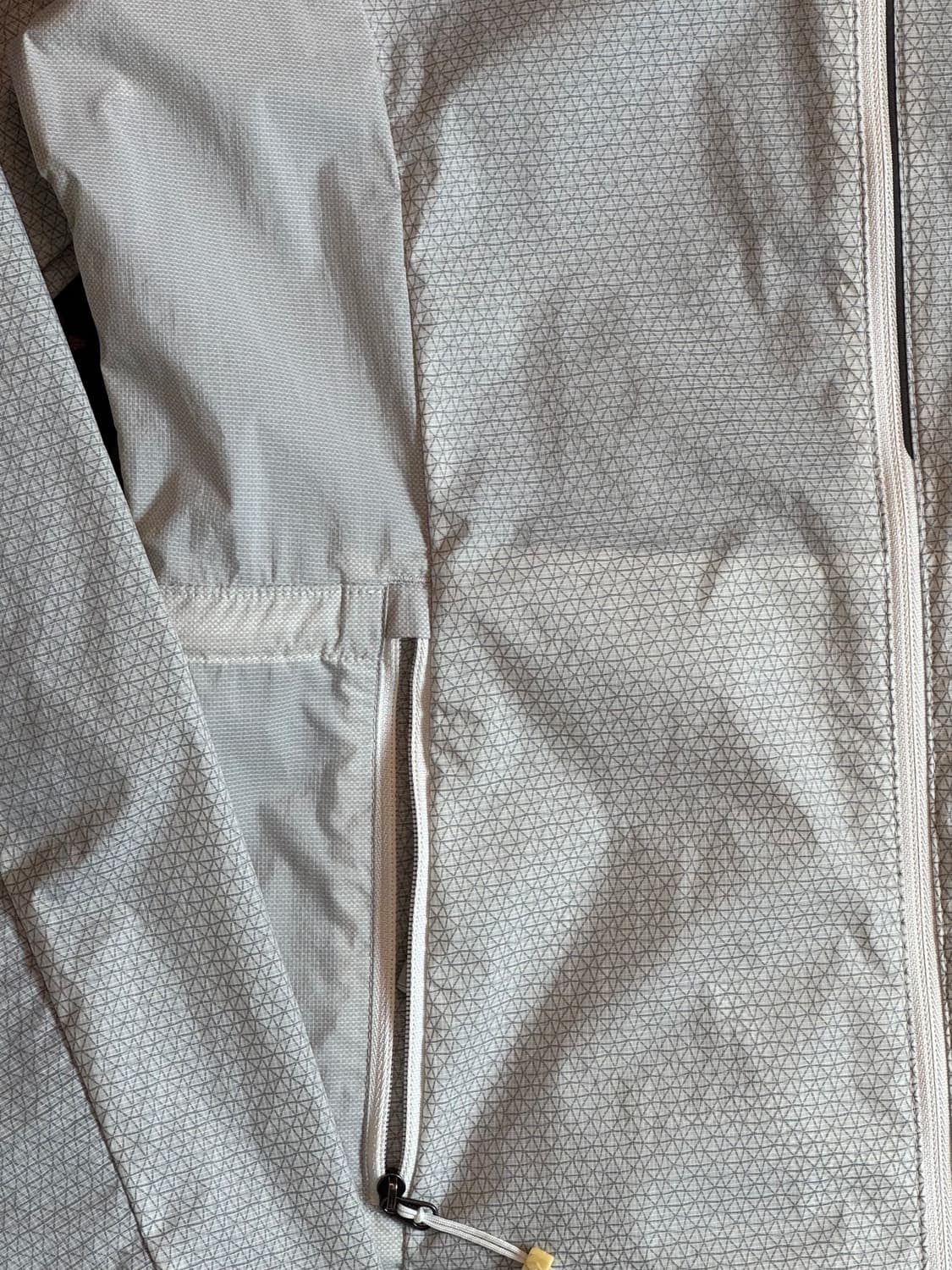 몽벨 라이트웨이트 워터프루프 윈드브레이커 상품이미지3