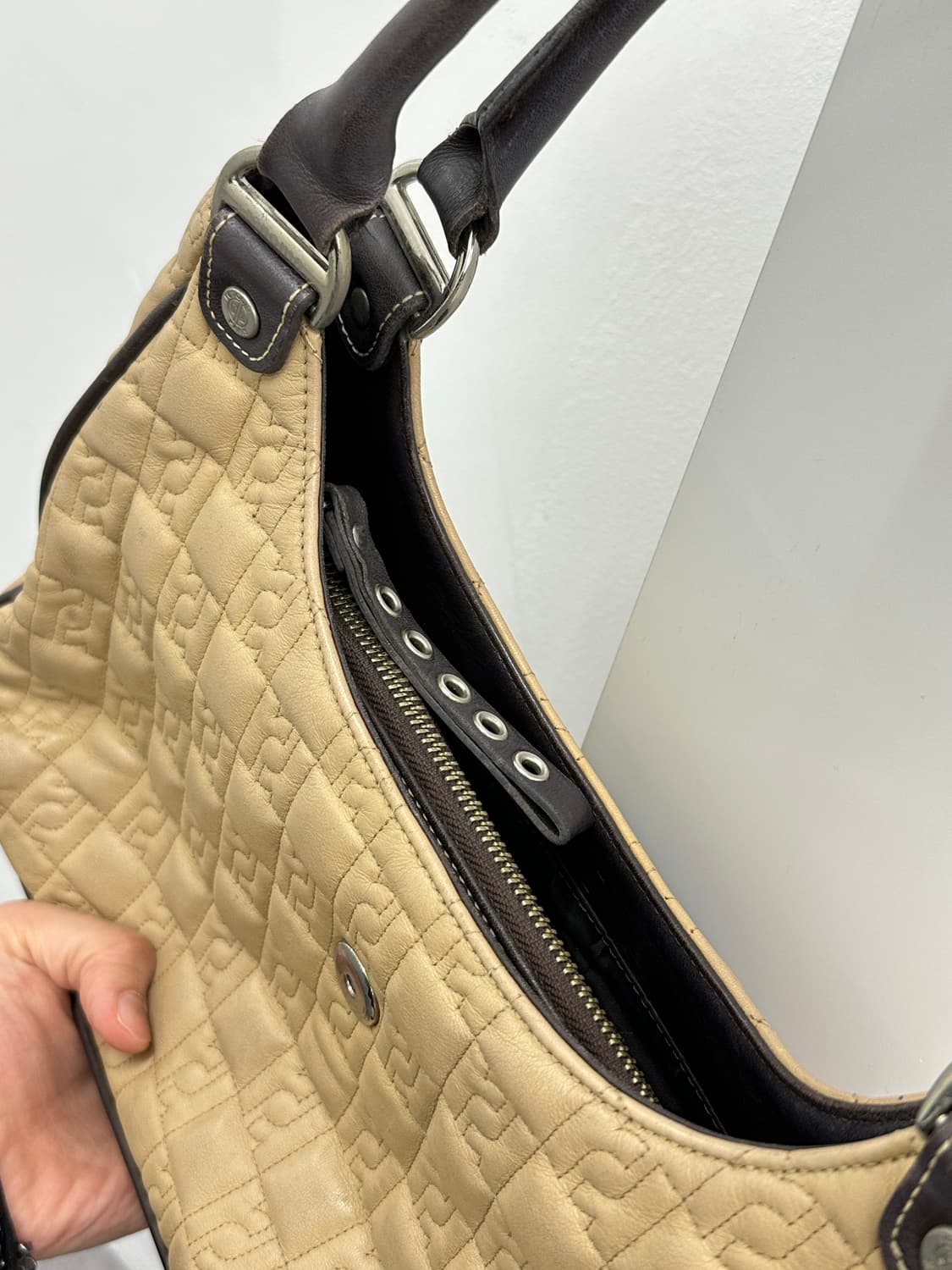 Renoma vintage embossed leather stud bag 상품이미지6