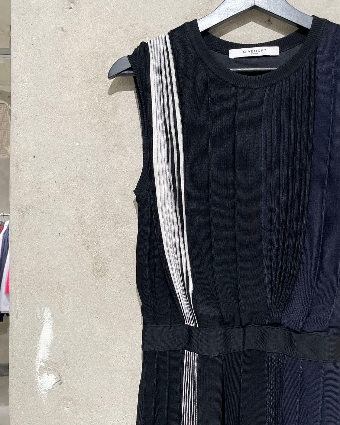 지방시 플리츠 슬리브리스 비스코스 롱 원피스 상품이미지2